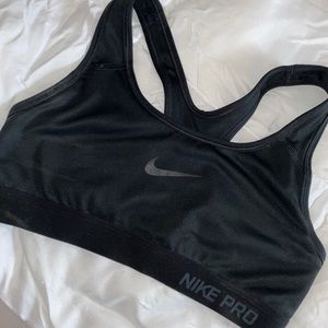 Nike pro sports bra